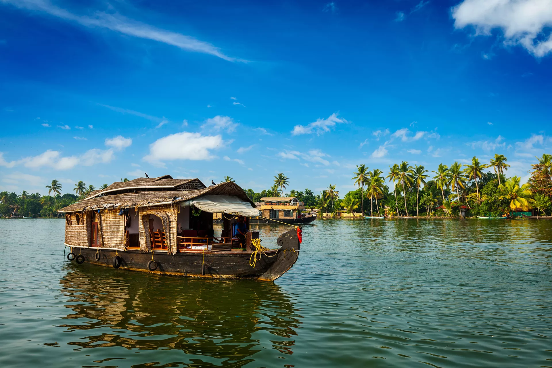 houseboat-kerala-backwaters-india